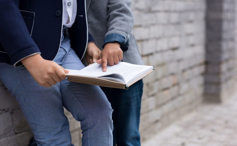 Problemy zespolone z zgodną wokalizacją dotyczą raz po raz większą ilości dzieci .